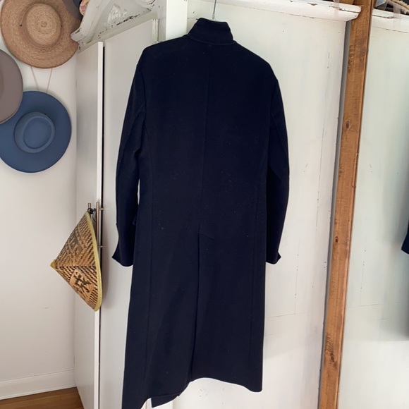 DKNY - Picture 3 of 5